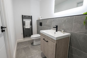 Ensuite- click for photo gallery